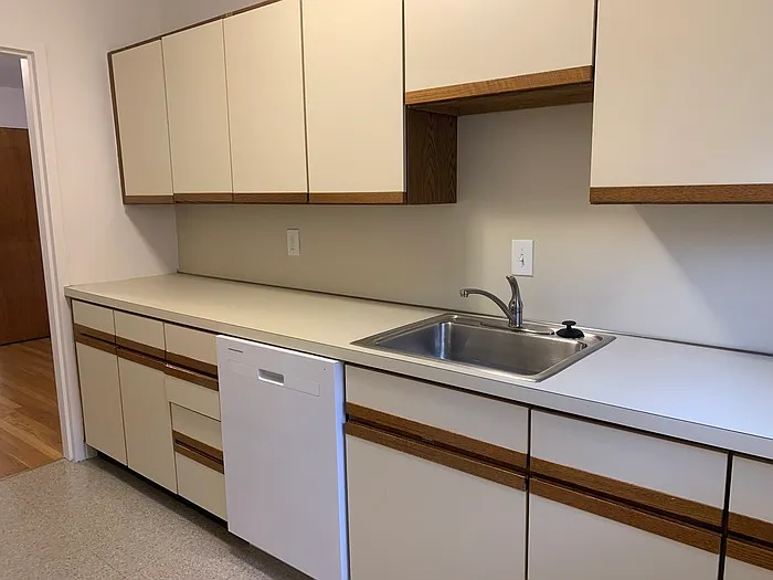 1 bed, 1.0 bath, 650 sqft, $2,075 — Photo 2