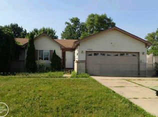 16310 E Eleven Mile Rd, Roseville, MI 48066