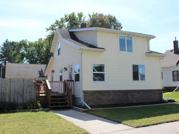 133 1st St SW, Blooming Prairie, MN 55917