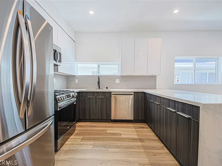 5235 Satsuma Ave — Photo 15