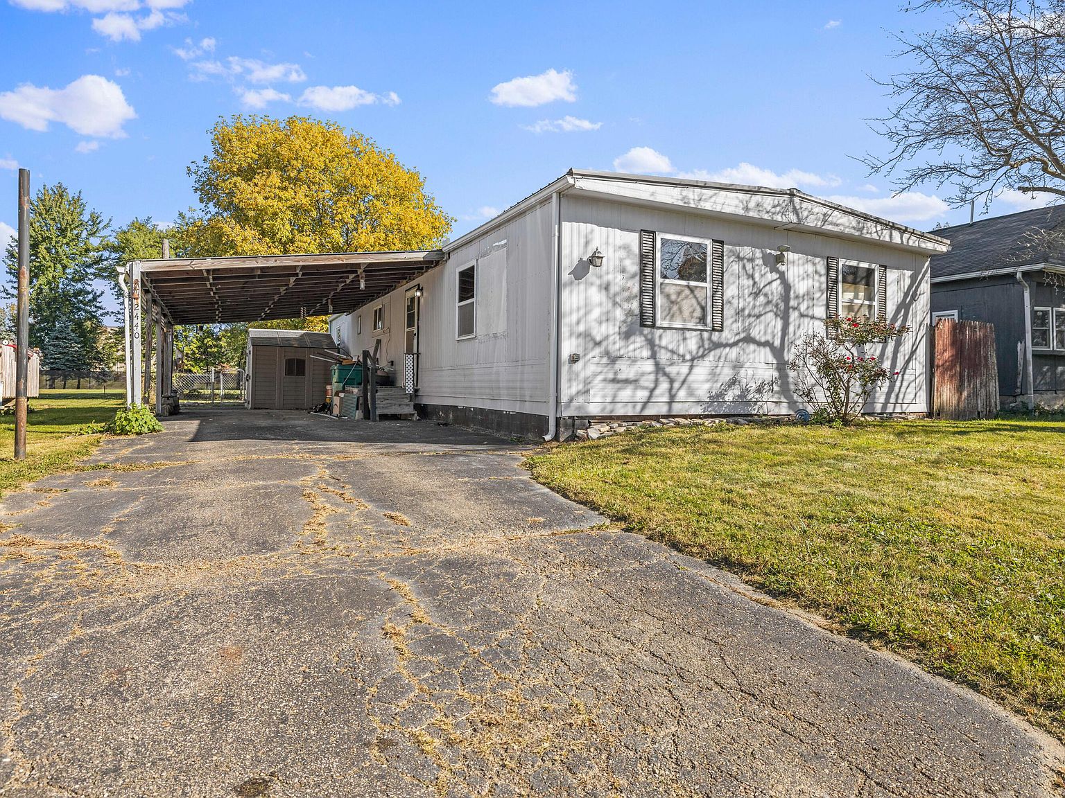 2440 Maureen Blvd S, Columbus, OH 43207 | Zillow