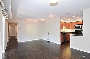 5th image of 2045 N Larrabee St APT 7101