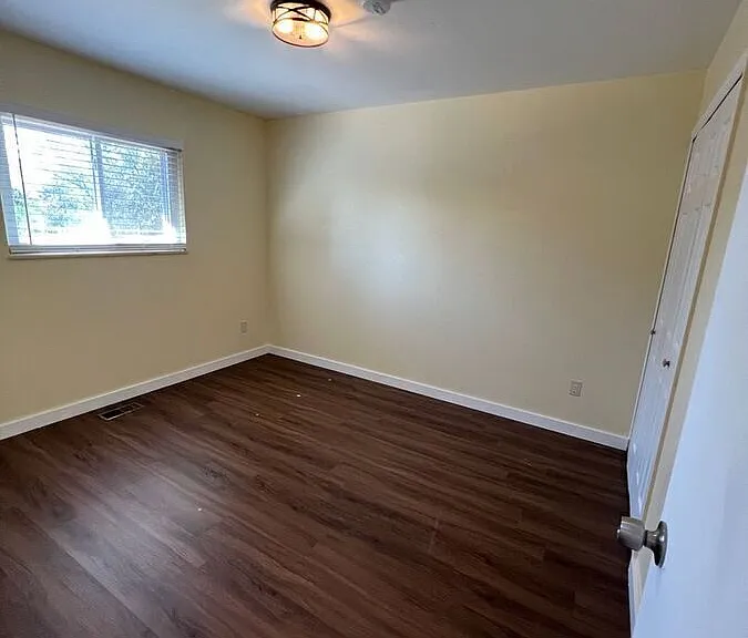 5345 Waddell Ave — Photo 9