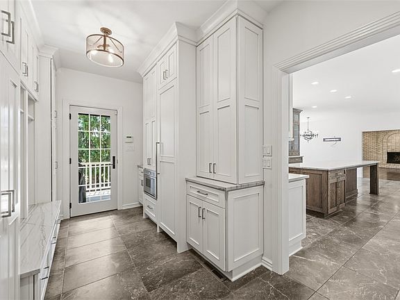 4th image of 2089 Blairmont Dr