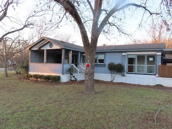 1500 Alamo Dr, Granbury, TX 76048