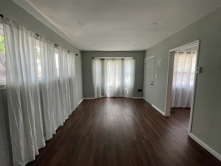2375 Wilma Ave — Photo 3