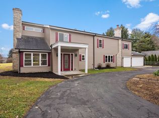 40W809 Bending Ln, Elgin, IL 60124