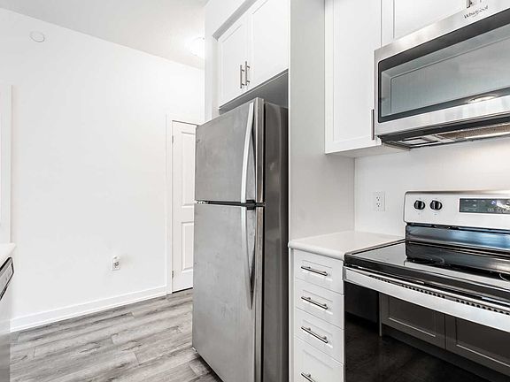 4th image of 5055 Greenlane #526