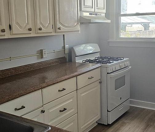 5th image of 140 Cleveland Ave