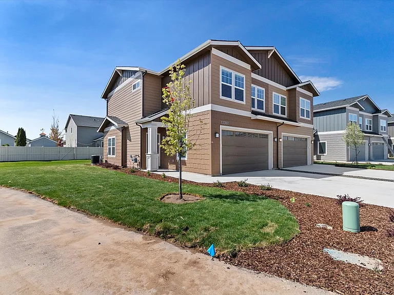 Cedar Crossing Luxury Townhomes — Photo 109