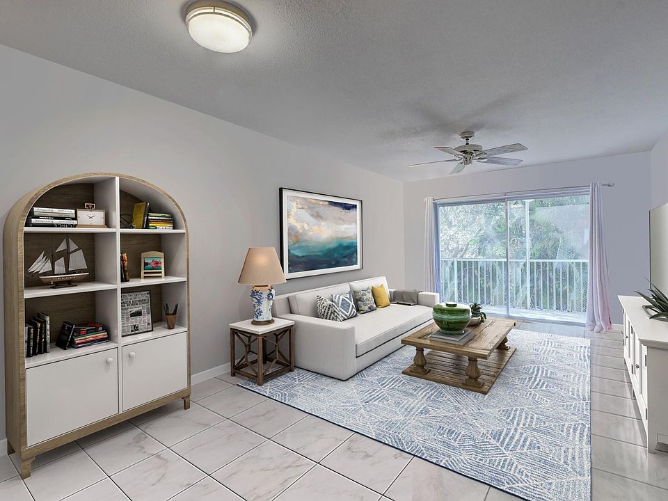 1st image of 899 SE 2nd Avenue #215