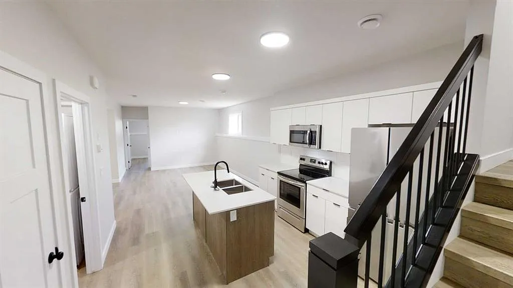 2 bed, 1.0 bath, 849 sqft, $1,650 — Photo 3