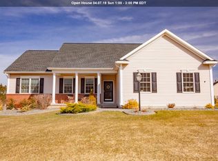 4 Stone Crest Dr, Clifton Park, NY 12065