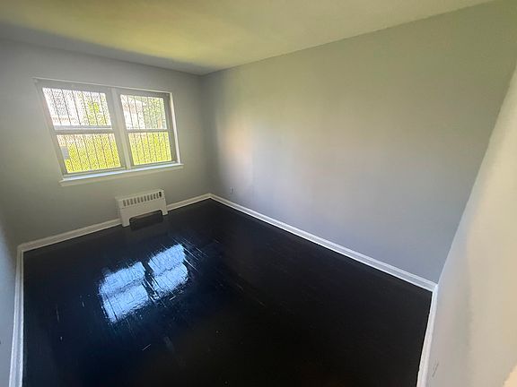 3rd image of 425 Mount Prospect Ave APT 320
