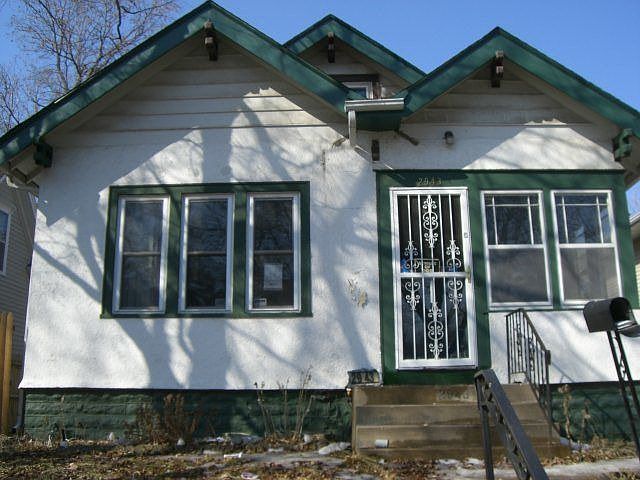 1st image of 2943 Colfax Ave N