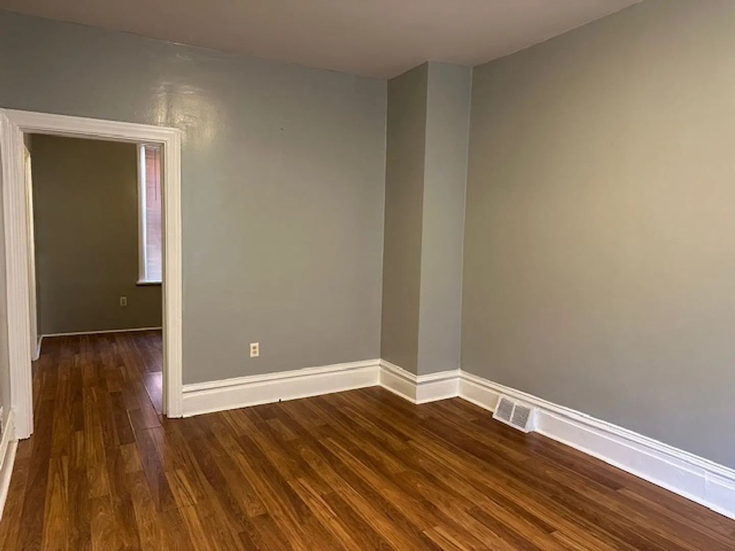 This inviting 3-bedroom, 1-bathroom home in Harrisburg School District offers 2 levels of living ... — Photo 4