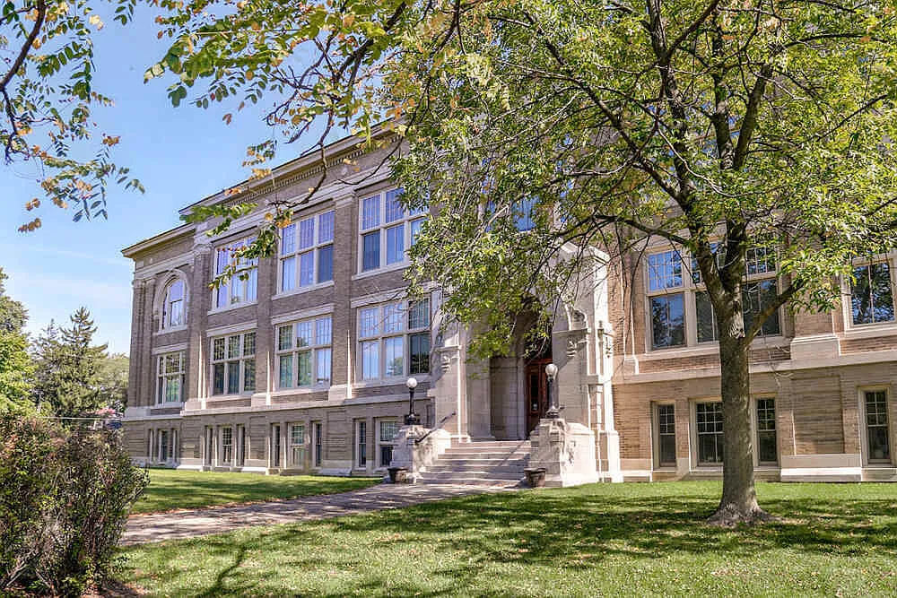 Washington School — Photo 1