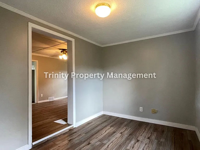 27 Hathaway Dr — Photo 8