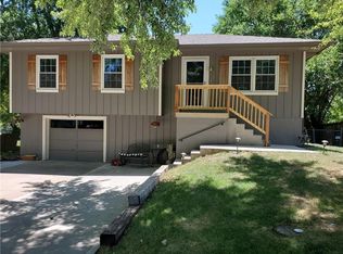1506 Hawthorn Cir, Pleasant Hill, MO 64080