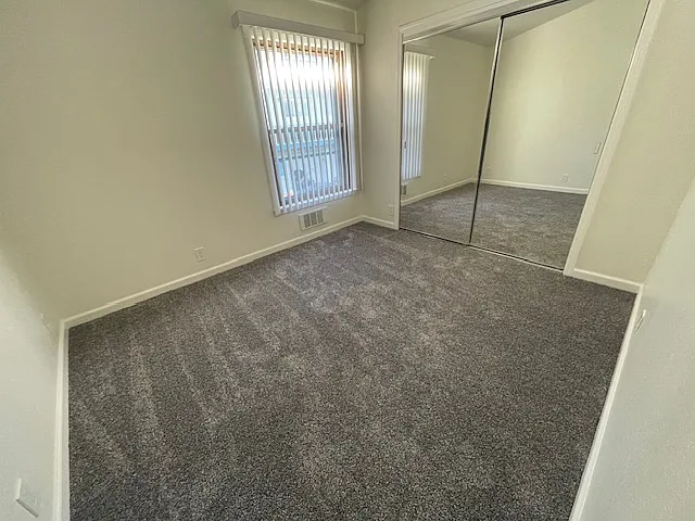 Dela Vina Apartments — Photo 28