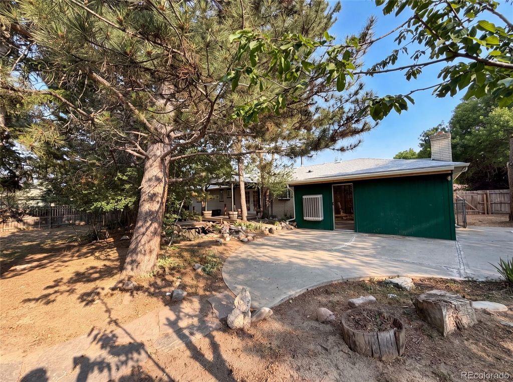 1307 Redwood Drive