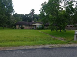 319 Pinemont Dr, Sour Lake, TX 77659