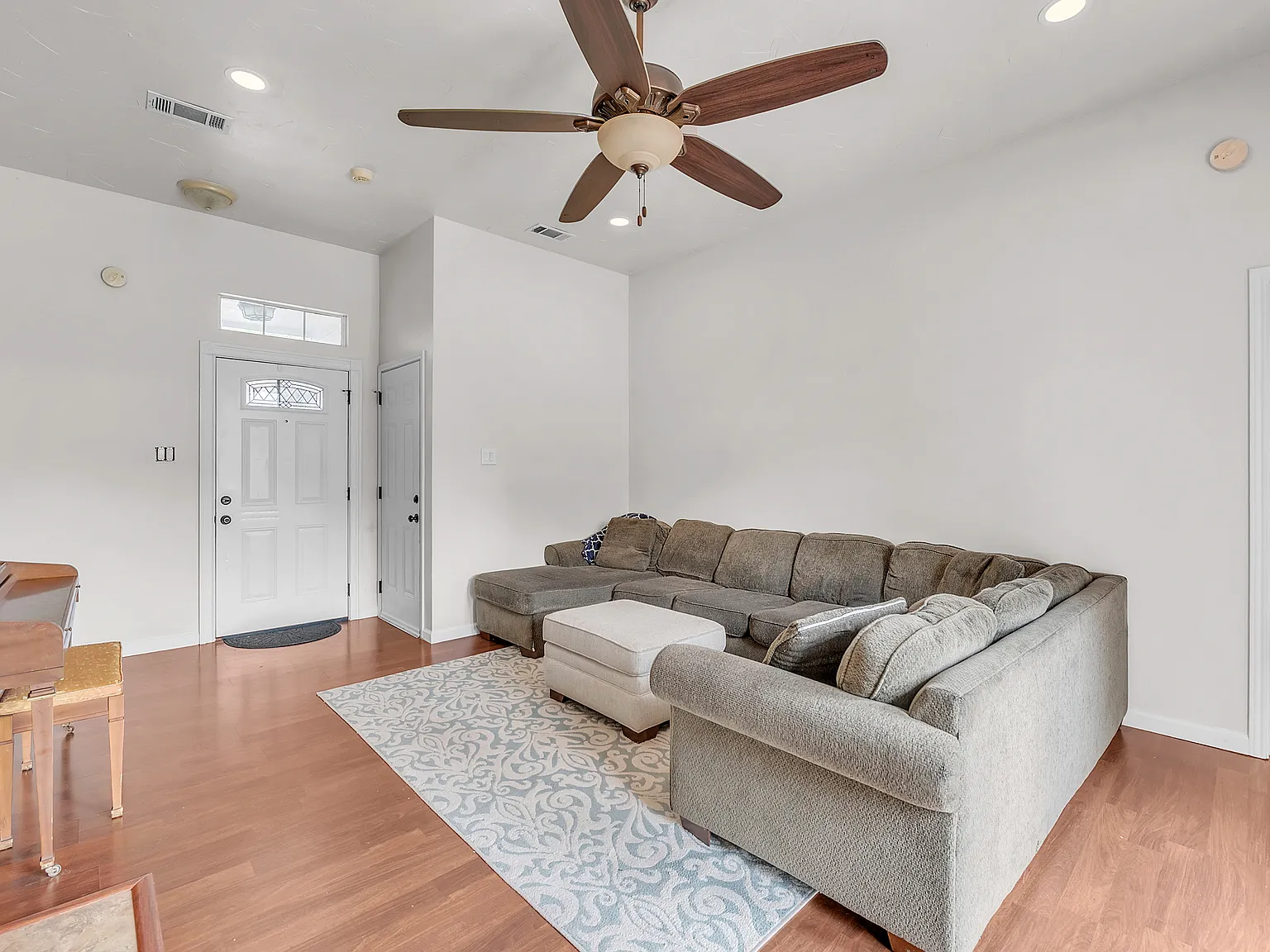 3 bed, 1164 sqft, $1,575 — Photo 3