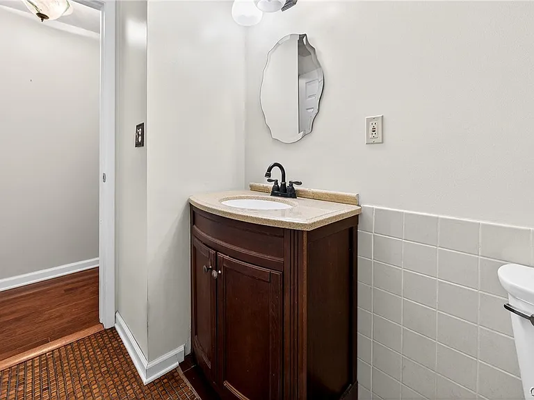 8237 Mantova Dr — Photo 24