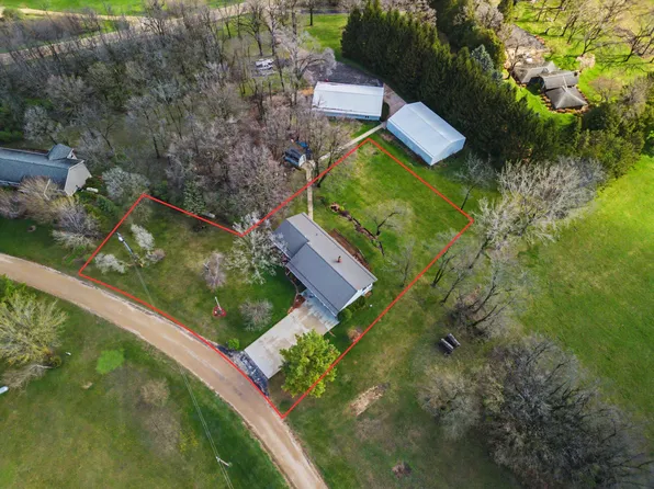 551 S Mapes Dr, Stockton, IL 61085