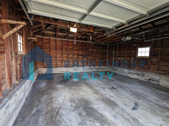 3rd image of 3823 Addison Ave