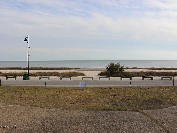 3rd image of 1607 Beach Blvd