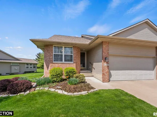5172 Red Fox Rd, Bettendorf, IA 52722