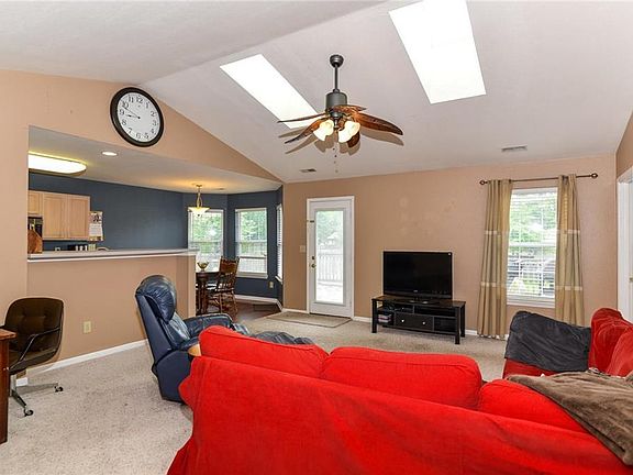3rd image of 12754 Glengary Dr