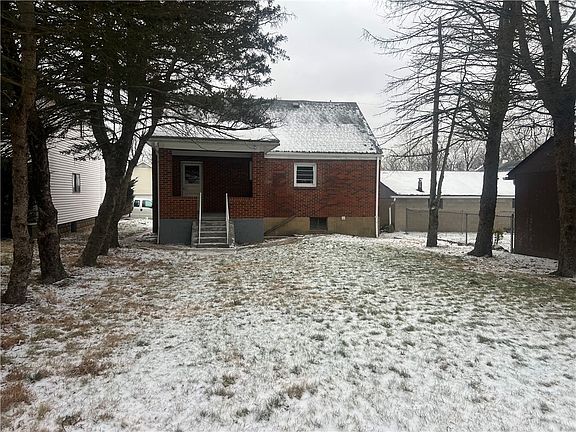 2nd image of 1020 Poe St