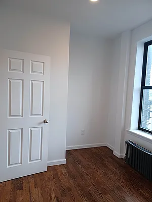 Rented by Reyes & Elsamad Real Estate Group | media 19