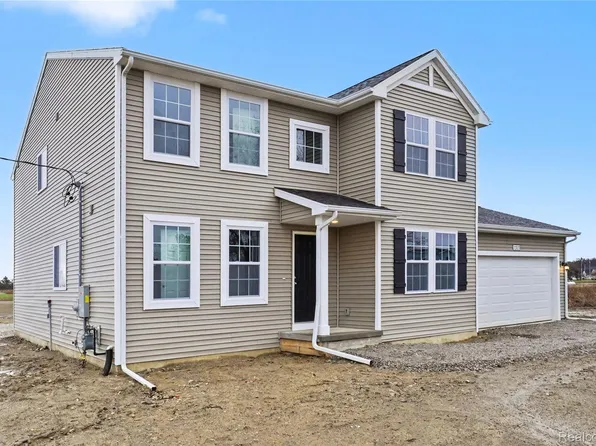 12521 Sharp Rd, Linden, MI 48451