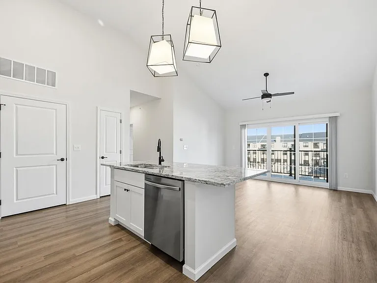 Kempton Apartments — Photo 69