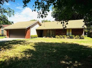2088 Lantern Ln, Enid, OK 73703