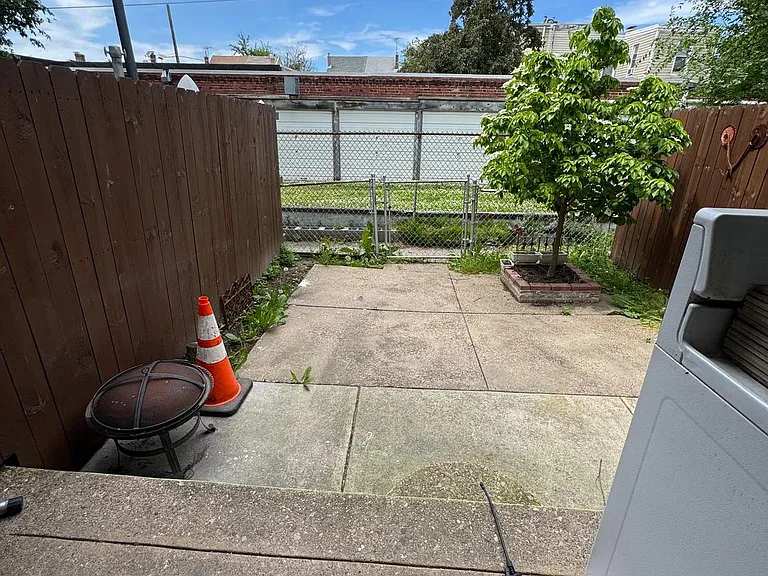 6758 Hegerman St — Photo 22