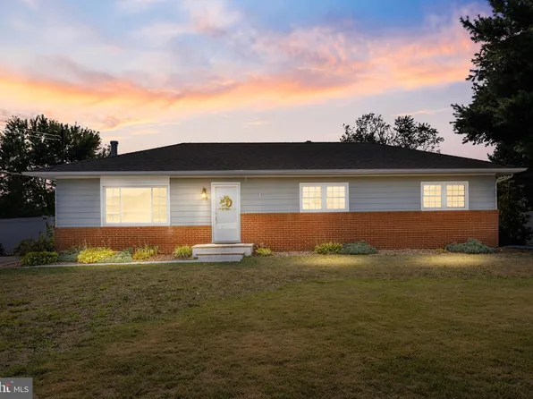 902 Becker Dr, Vineland, NJ 08361