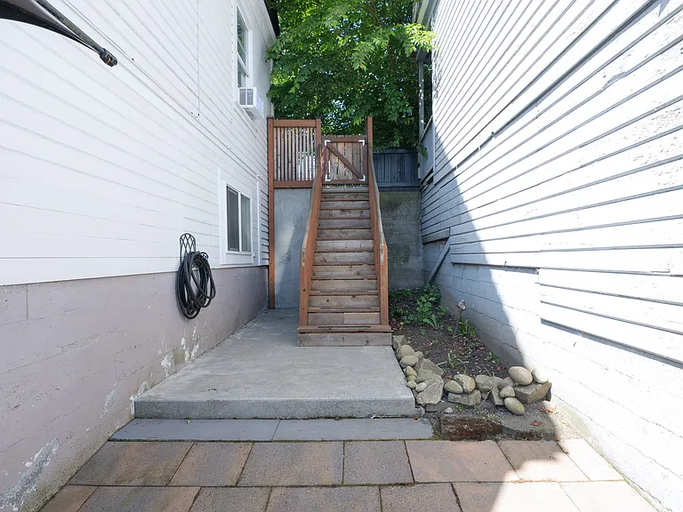 1907 S G St #B — Photo 6