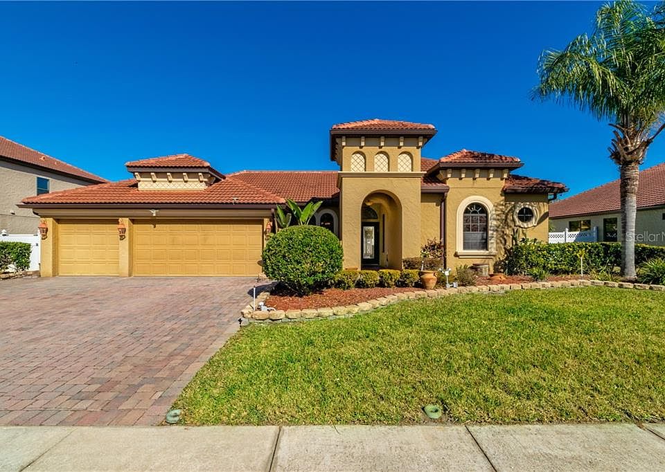 1st image of 2951 Falconhill Dr