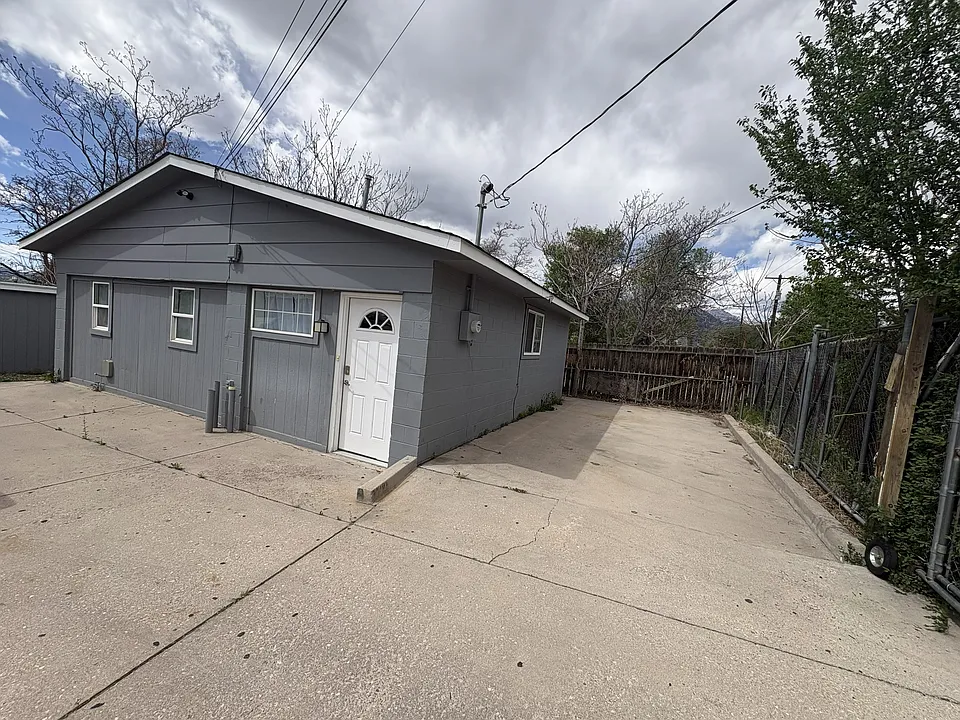824 E Fountain Blvd #B