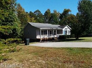 310 Redbud Ln, Thomasville, NC 27360