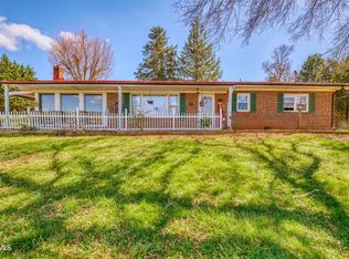 899 Weaver Branch Rd, Bluff City, TN 37618