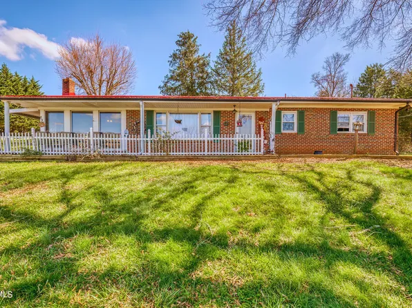 899 Weaver Branch Rd, Bluff City, TN 37618