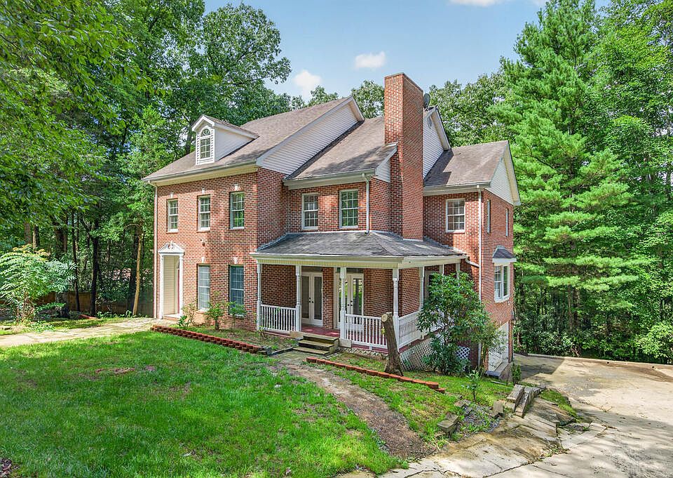 1st image of 116 Rock Point Ln