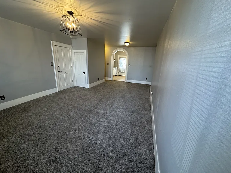 213 Perry St — Photo 9
