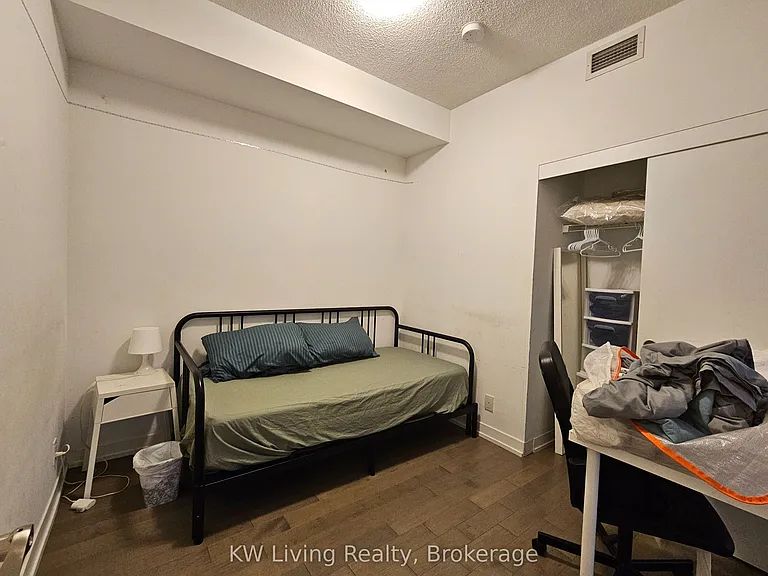 10 Willison Sq #810 — Photo 3