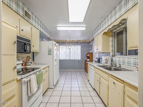 4th image of 15608 N Cedarhurst Ct